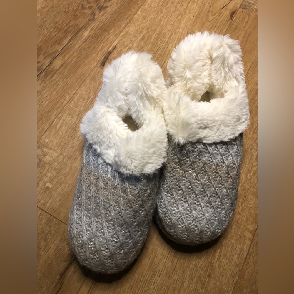 Muk Luks Size 5-6 Gently Used